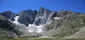 Lire la suite à propos de l’article 🌲 Les 10 plus belles randonnées à faire à Cauterets